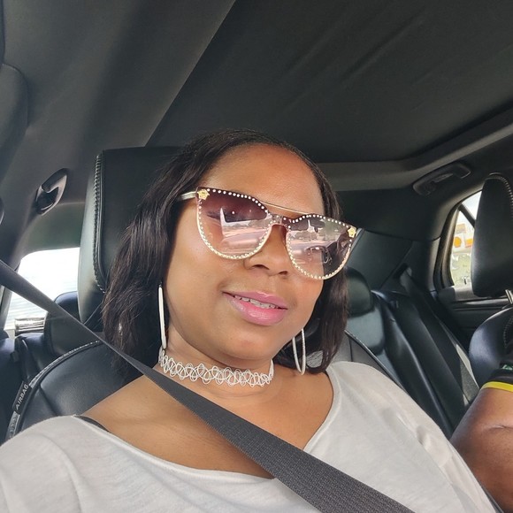 Meet your Posher, Katherine - Picture 1 of 1